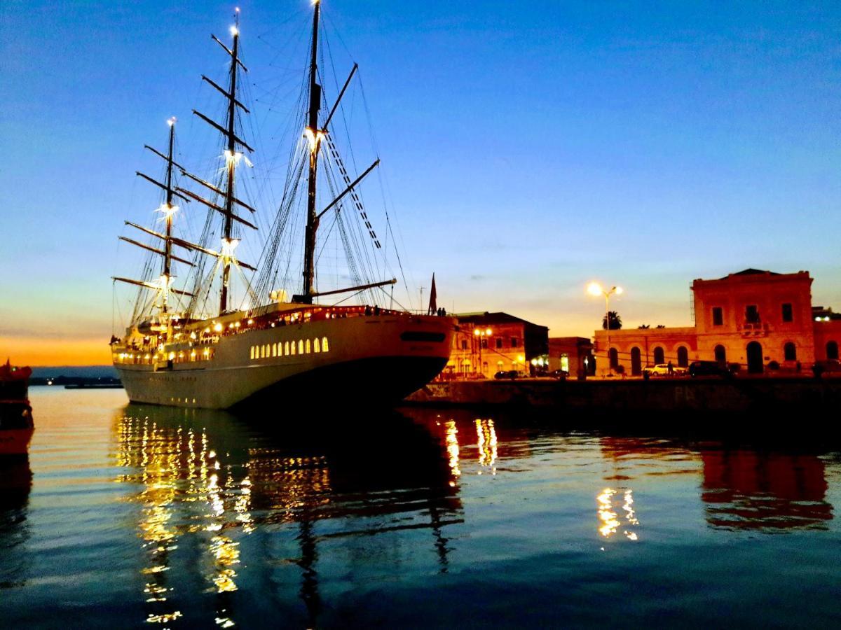 Incantevole Appartamento In Palazzo Storico Ortigia Siraküza Dış mekan fotoğraf